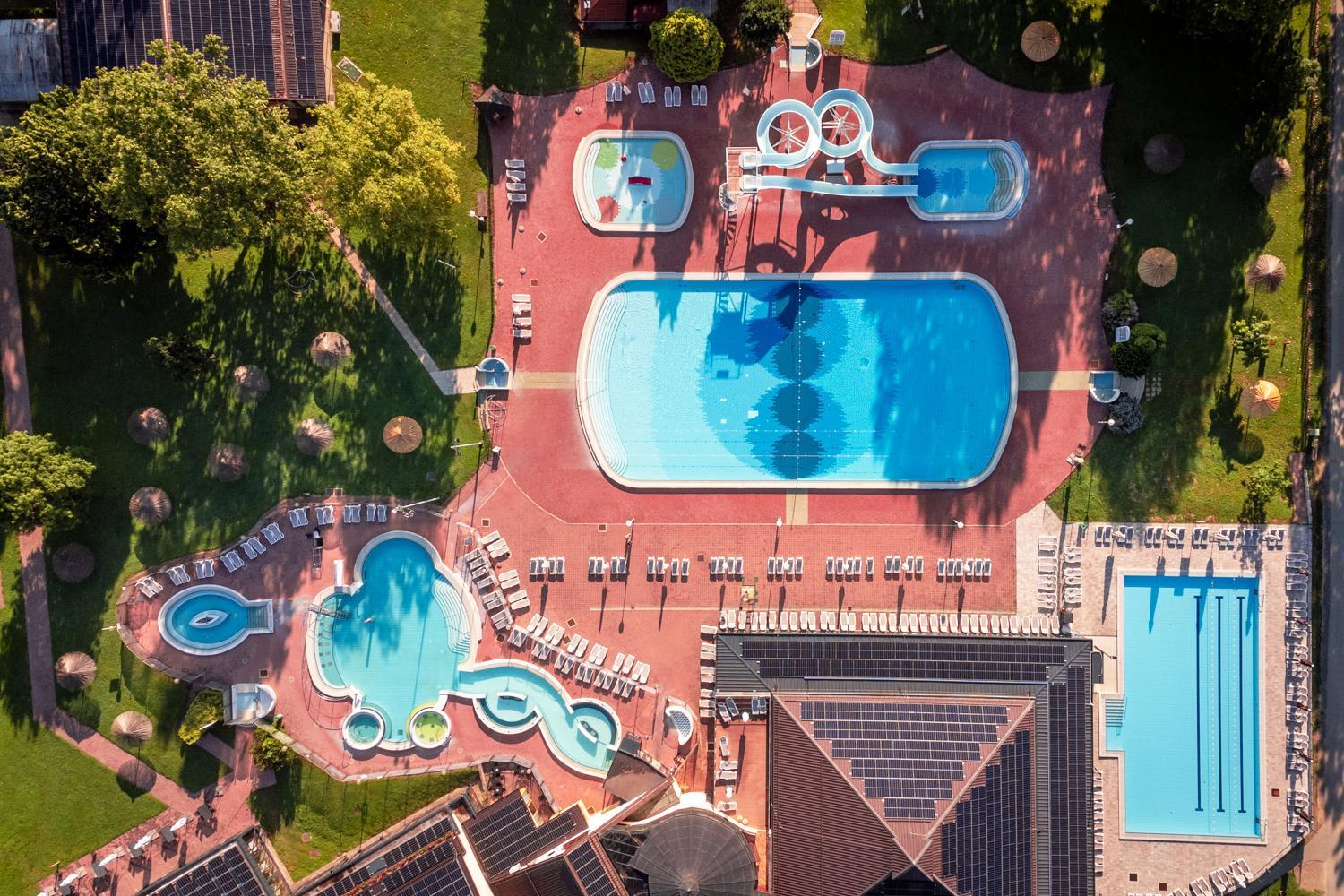 Terme Banovci - Mobilne Hiske Med Brajdami Hotel Exterior foto